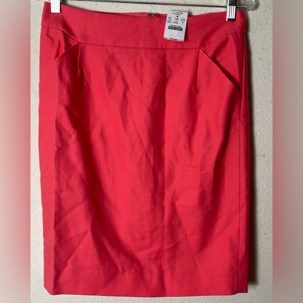 The Pencil Skirt. J Crew. Size 6 100% Cotton. Dry Clean.
NWT